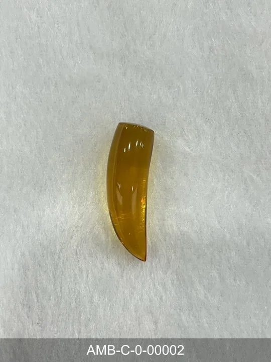 綠珀雕件（牙） AMB-C-0-00002