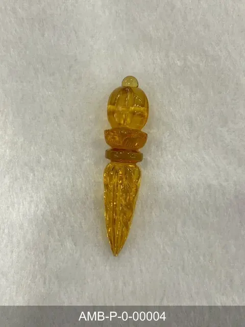 綠珀雕件（金剛杵） AMB-P-0-00004