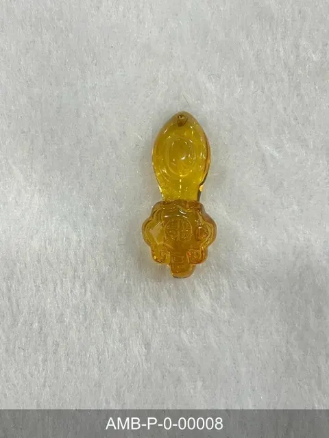 綠珀雕件（如意） AMB-P-0-00008