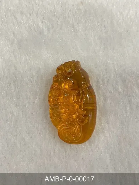 綠珀雕件 AMB-P-0-00017