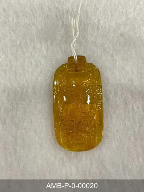 綠珀雕件 AMB-P-0-00020