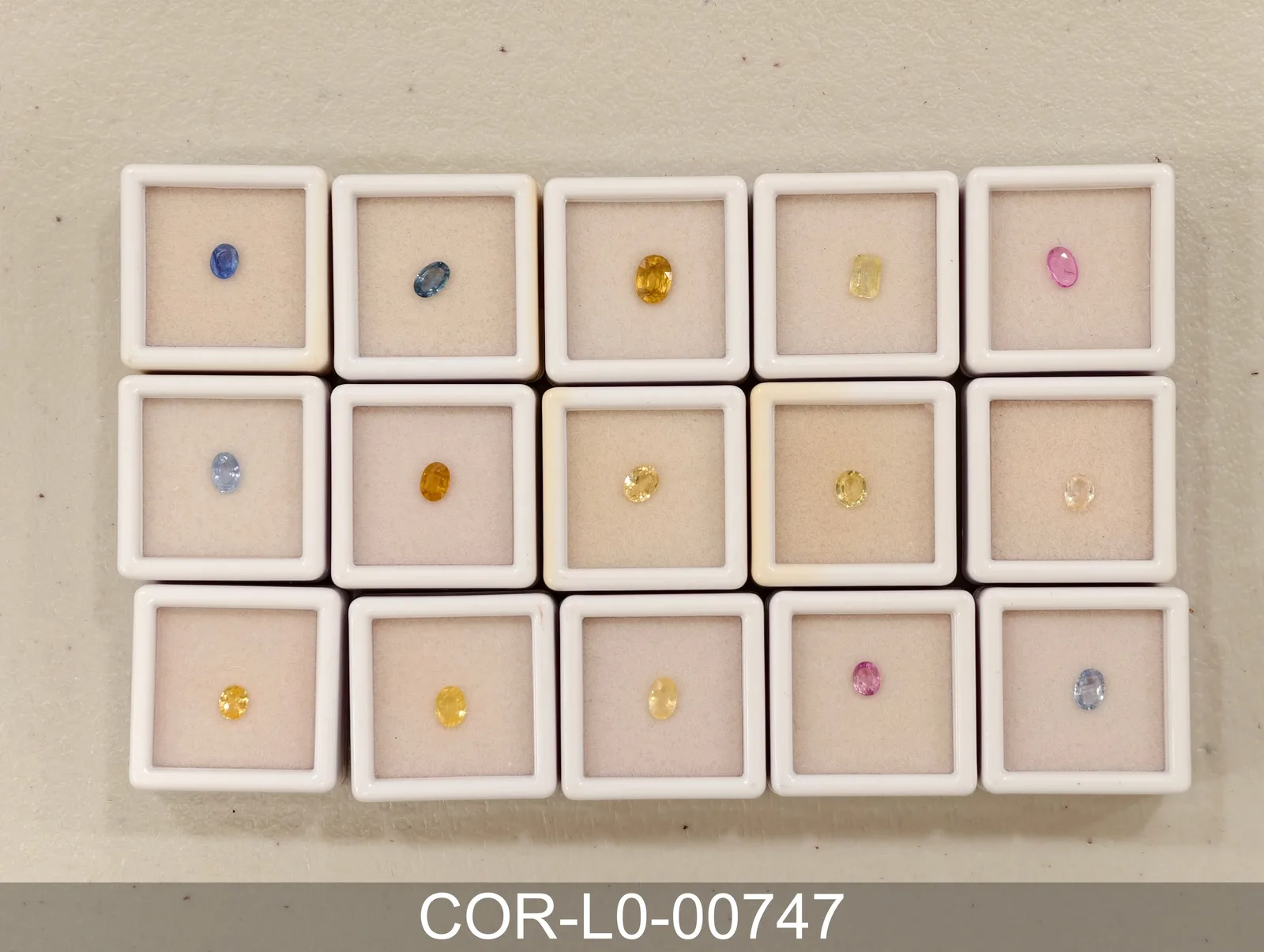 黃色剛玉 COR-L0-00747