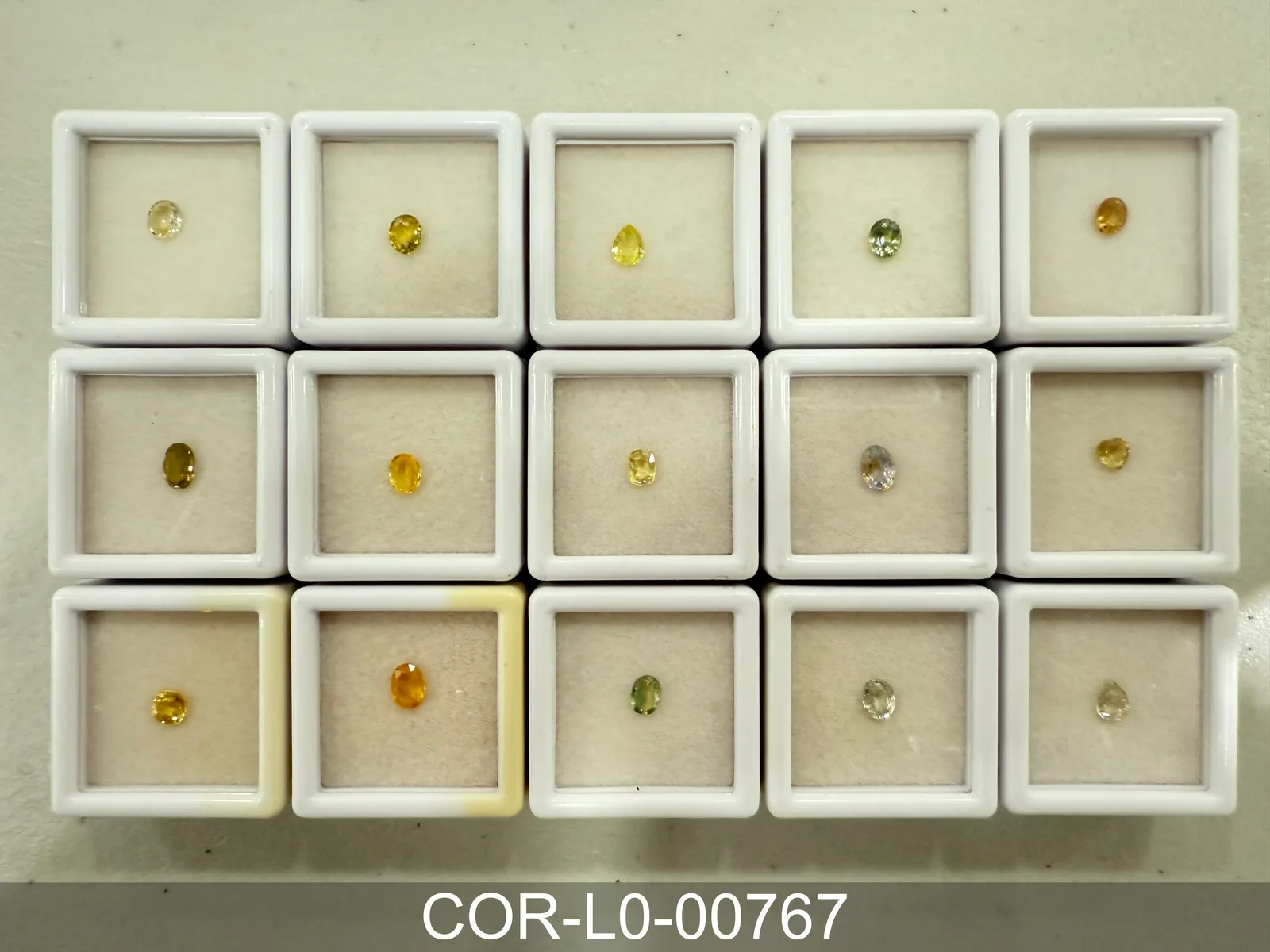 黃色剛玉 COR-L0-00767
