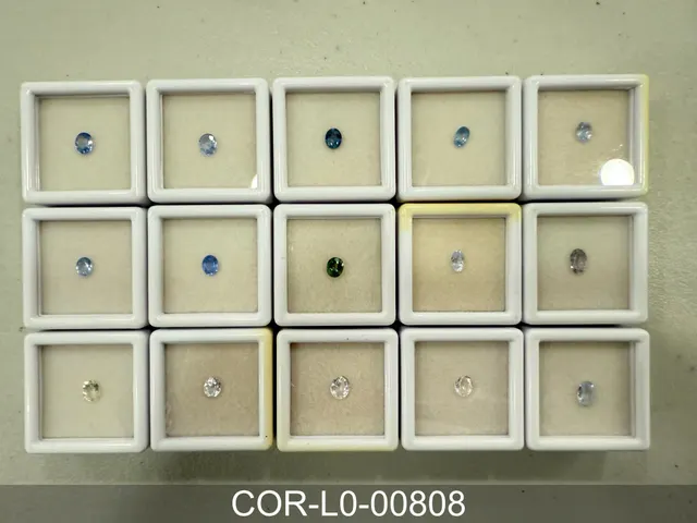 無色剛玉 COR-L0-00808
