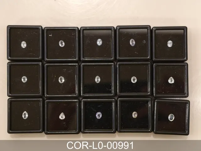 淡藍色剛玉 COR-L0-00991