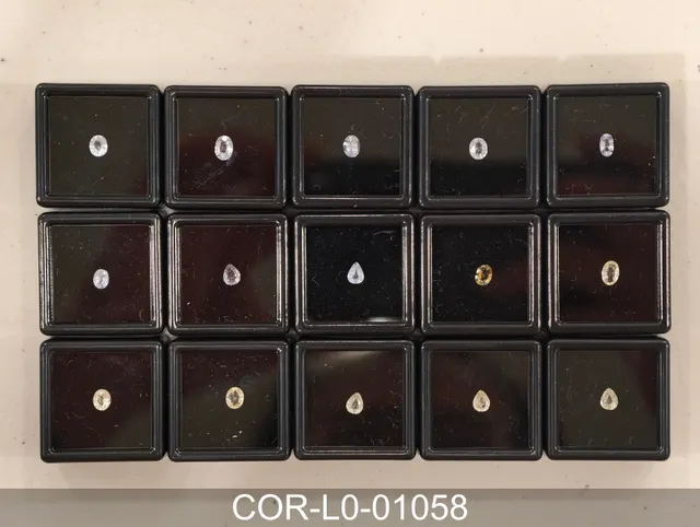 淡藍色剛玉 COR-L0-01058