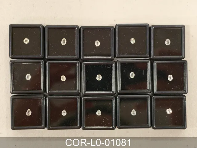 淡黃色剛玉 COR-L0-01081