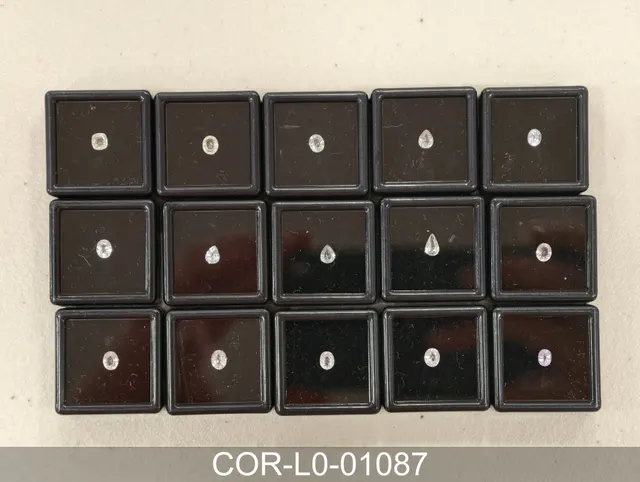 淡黃色剛玉 COR-L0-01087