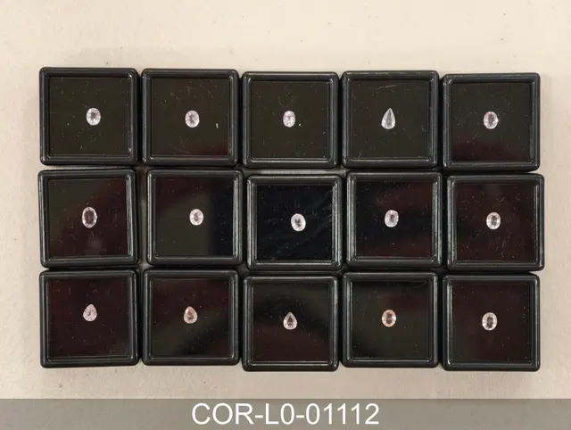 淡粉色剛玉 COR-L0-01112