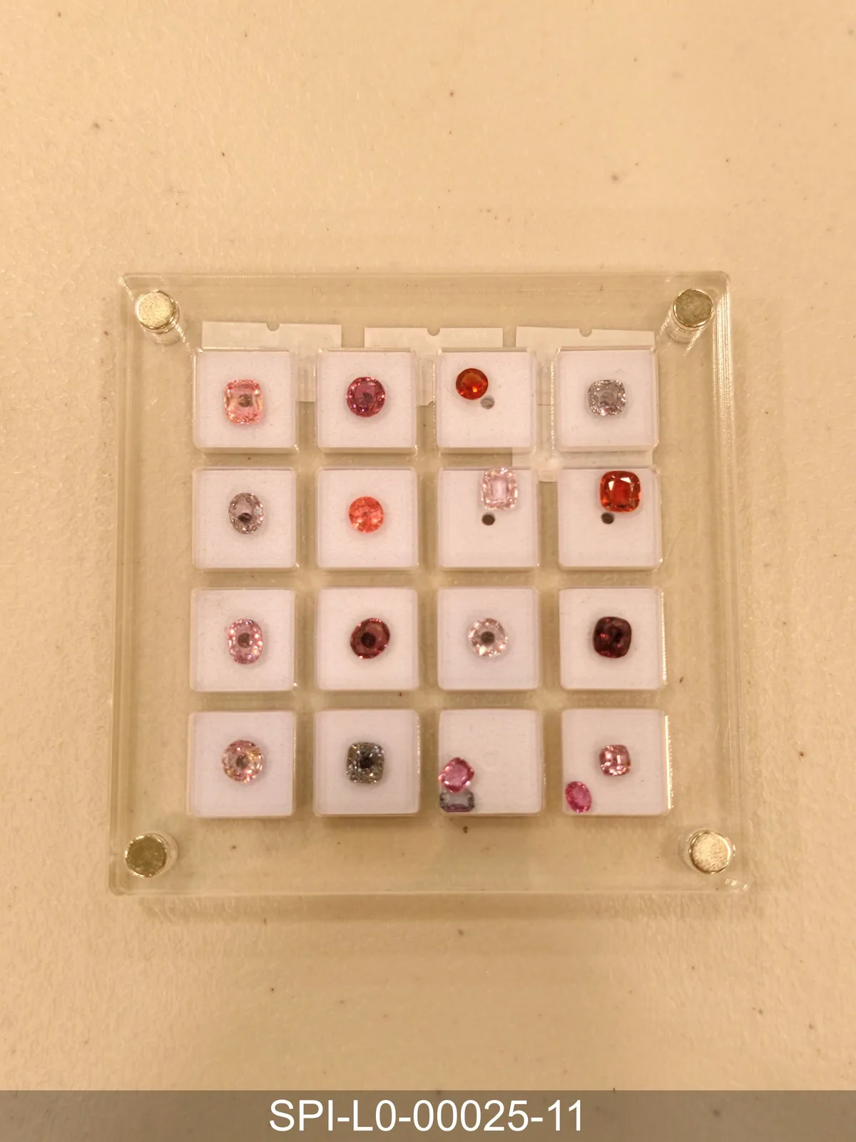 無色尖晶石 SPI-L0-00025-11