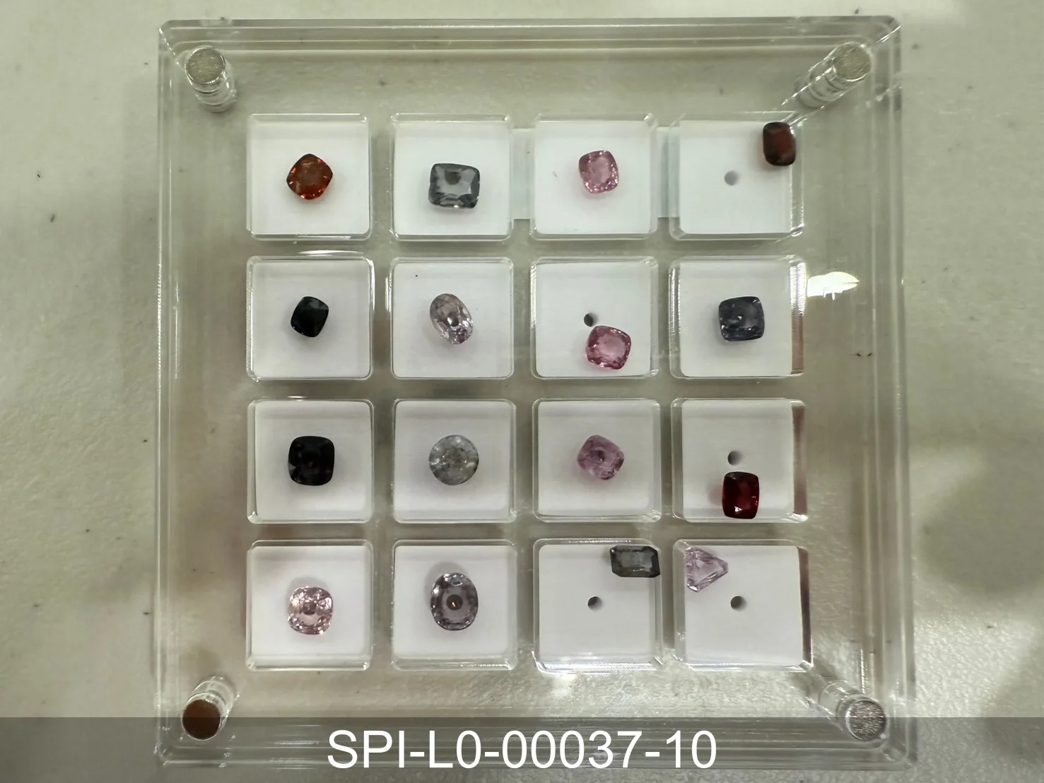 無色尖晶石 SPI-L0-00037-10